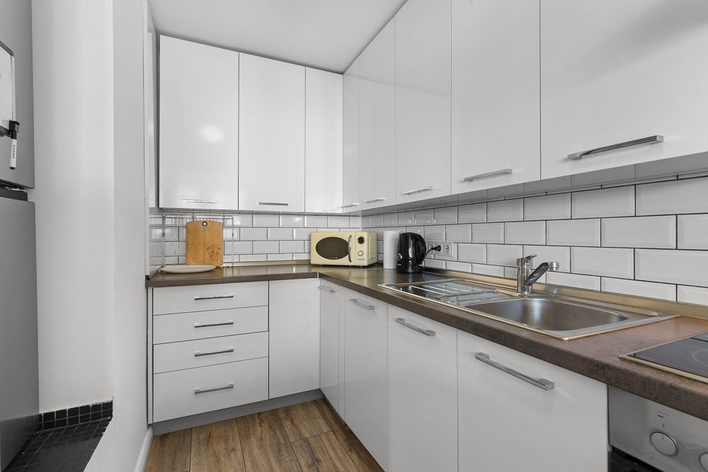 Immobilienangebot - Reinbek - Alle - Zweifamilienhaus mit Einliegerwohnung – modernisiert, renditestark ideal für Eigennutzer und Anleger