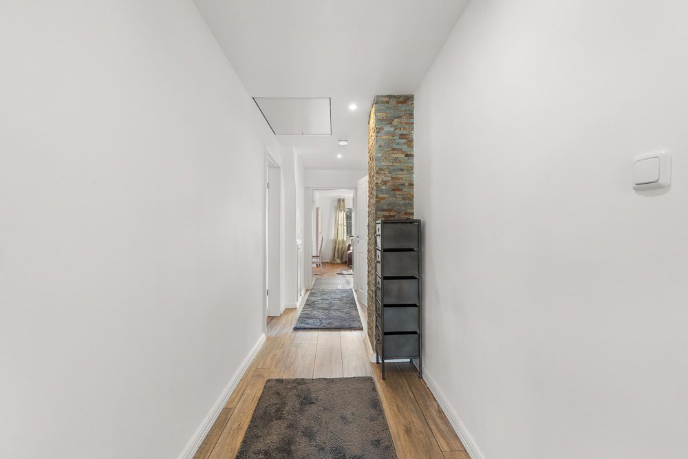 Immobilienangebot - Reinbek - Alle - Zweifamilienhaus mit Einliegerwohnung – modernisiert, renditestark ideal für Eigennutzer und Anleger