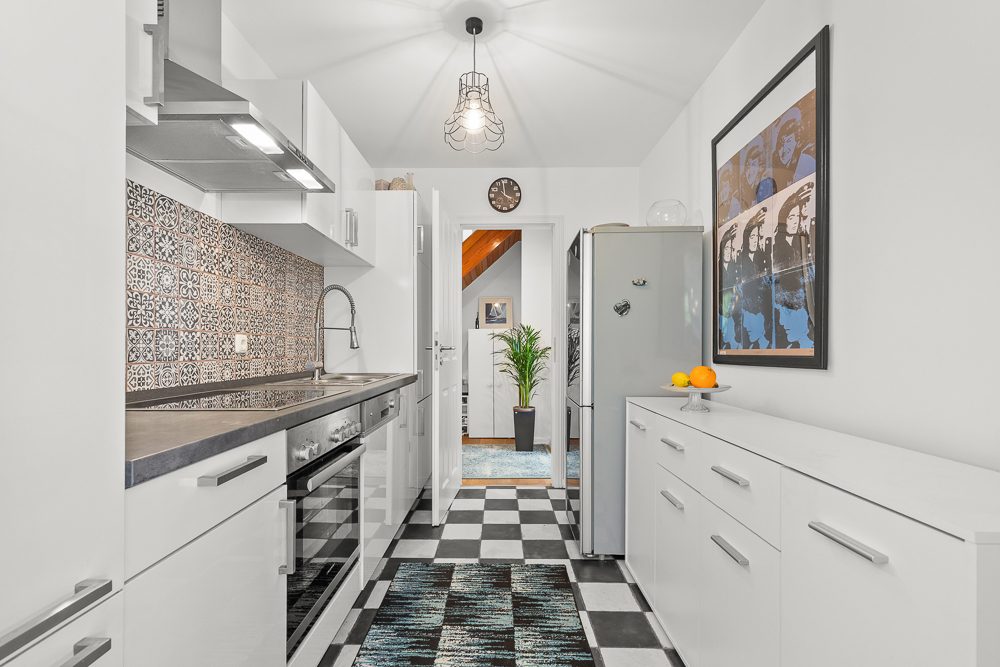 Immobilienangebot - Reinbek - Alle - Zweifamilienhaus mit Einliegerwohnung – modernisiert, renditestark ideal für Eigennutzer und Anleger