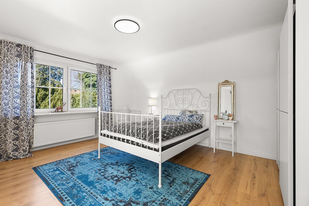 Immobilienangebot - Reinbek - Alle - Zweifamilienhaus mit Einliegerwohnung – modernisiert, renditestark ideal für Eigennutzer und Anleger