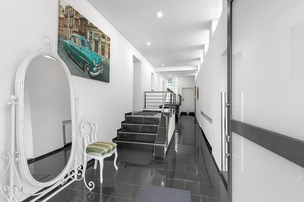 Immobilienangebot - Reinbek - Alle - Zweifamilienhaus mit Einliegerwohnung – modernisiert, renditestark ideal für Eigennutzer und Anleger