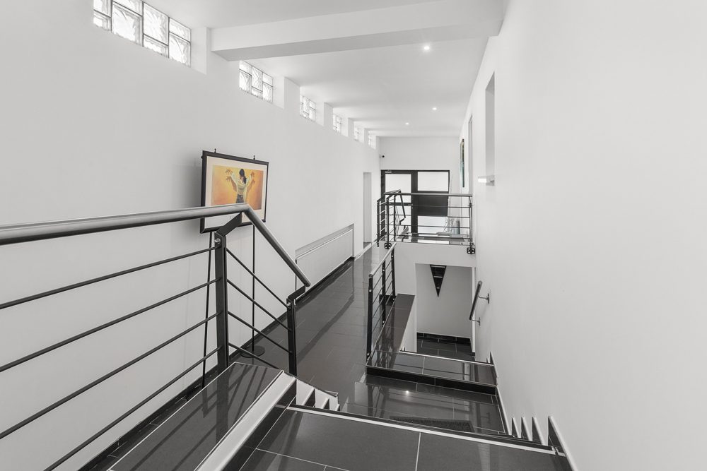 Immobilienangebot - Reinbek - Alle - Zweifamilienhaus mit Einliegerwohnung – modernisiert, renditestark ideal für Eigennutzer und Anleger