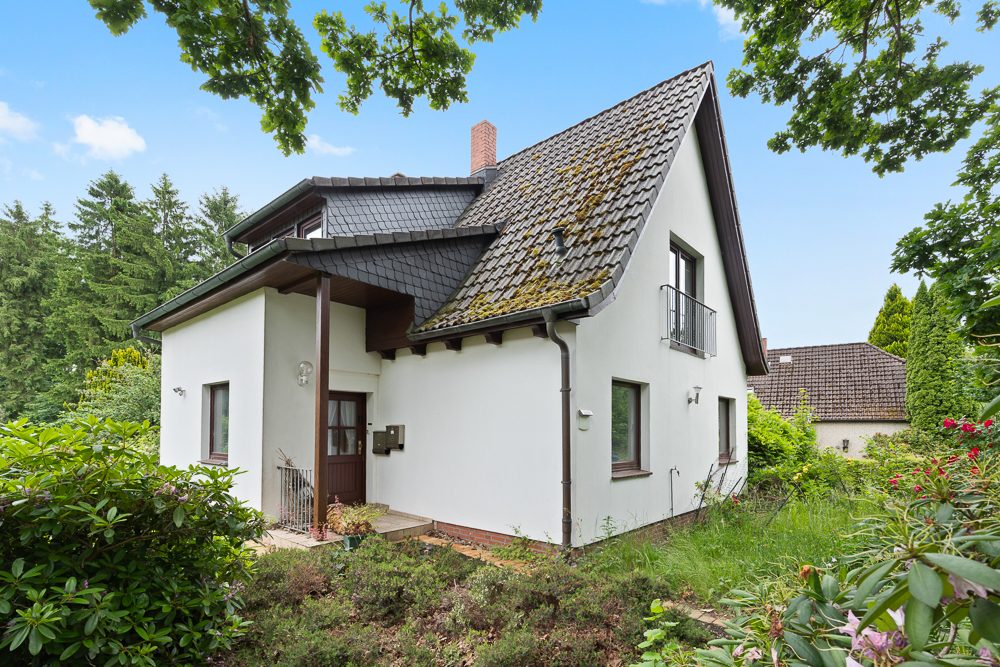 Immobilienangebot - Hoisdorf - Alle - Haus mit Einliegerwohnung, herrlichem Grundstück und viel Potential in ruhiger, naturnaher Lage