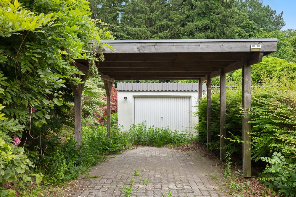 Immobilienangebot - Hoisdorf - Alle - Haus mit Einliegerwohnung, herrlichem Grundstück und viel Potential in ruhiger, naturnaher Lage