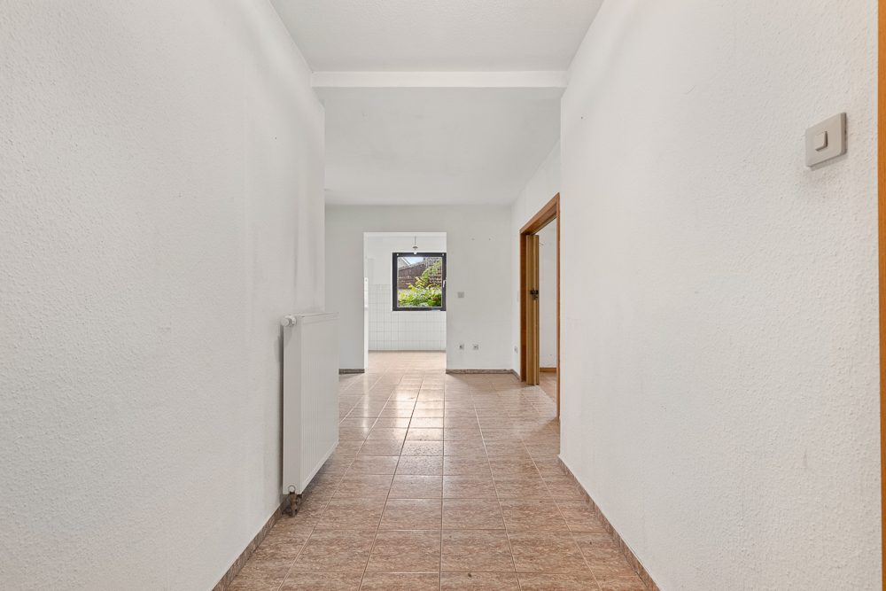 Immobilienangebot - Hoisdorf - Alle - Haus mit Einliegerwohnung, herrlichem Grundstück und viel Potential in ruhiger, naturnaher Lage