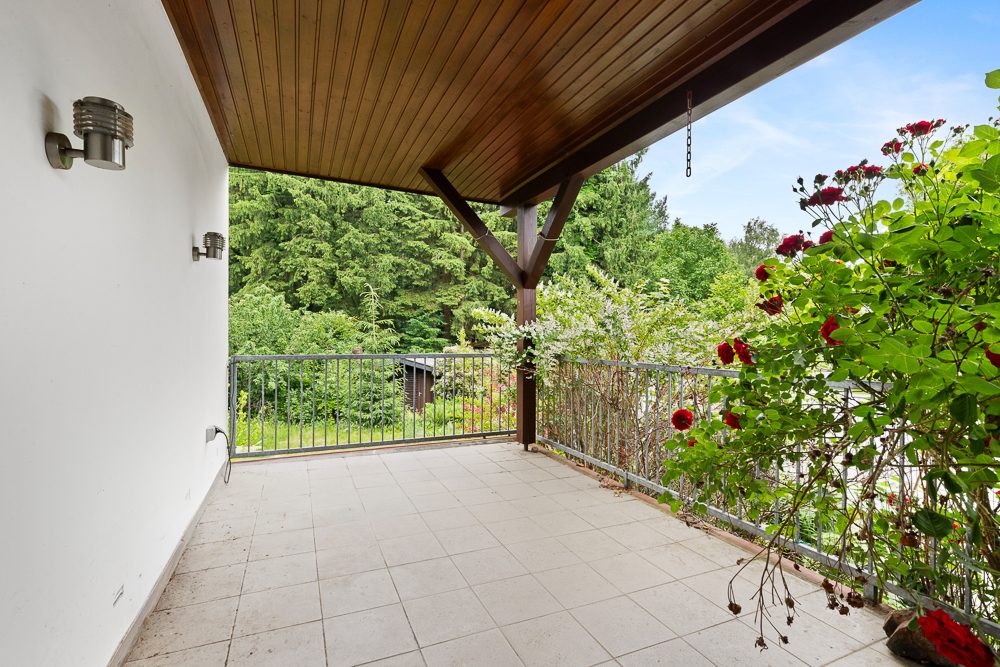 Immobilienangebot - Hoisdorf - Alle - Haus mit Einliegerwohnung, herrlichem Grundstück und viel Potential in ruhiger, naturnaher Lage