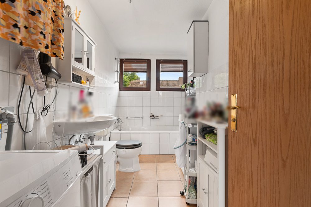 Immobilienangebot - Hoisdorf - Alle - Haus mit Einliegerwohnung, herrlichem Grundstück und viel Potential in ruhiger, naturnaher Lage