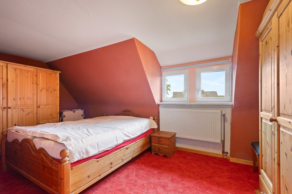 Immobilienangebot - Trittau - Alle - Doppelhaushälfte mit Carport, Energieklasse B!
Wohnfl. ca. 59 m² + ca. 39 m² wohnlich ausgebautes DG