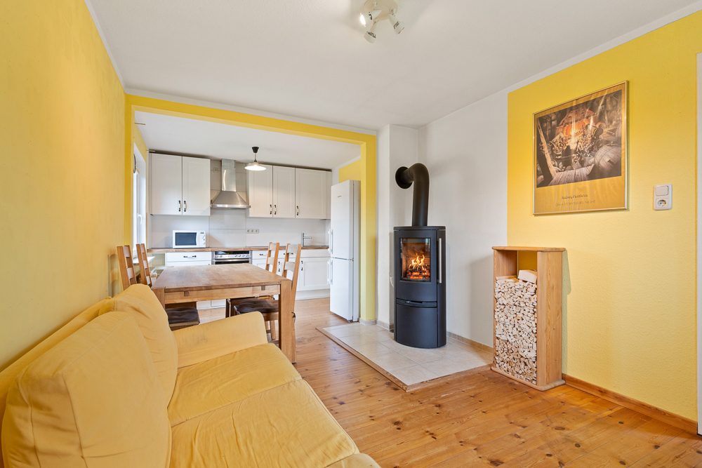 Immobilienangebot - Trittau - Alle - Doppelhaushälfte mit Carport, Energieklasse B!
Wohnfl. ca. 59 m² + ca. 39 m² wohnlich ausgebautes DG