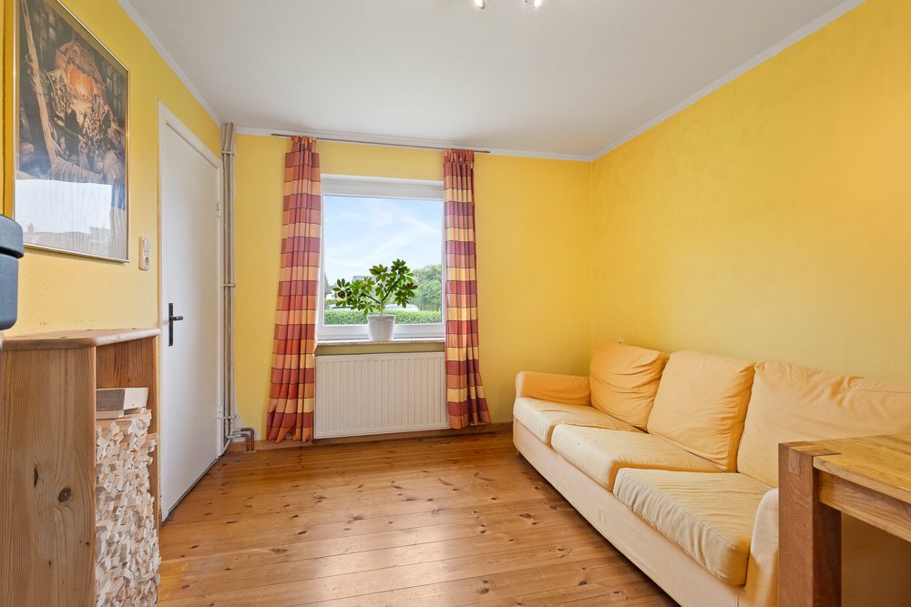 Immobilienangebot - Trittau - Alle - Doppelhaushälfte mit Carport, Energieklasse B!
Wohnfl. ca. 59 m² + ca. 39 m² wohnlich ausgebautes DG