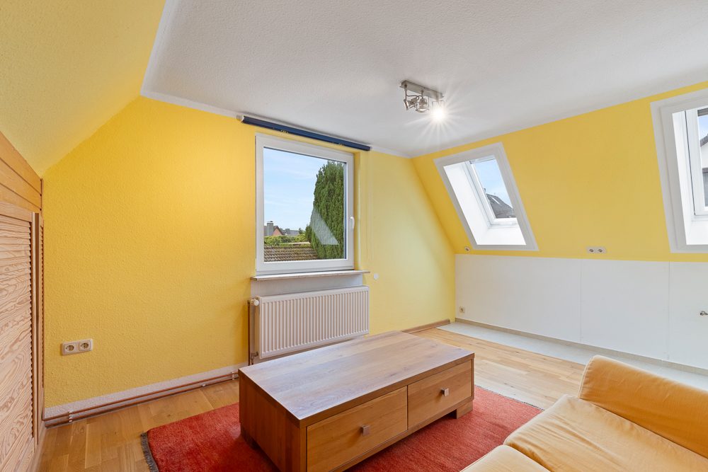 Immobilienangebot - Trittau - Alle - Doppelhaushälfte mit Carport, Energieklasse B!
Wohnfl. ca. 59 m² + ca. 39 m² wohnlich ausgebautes DG