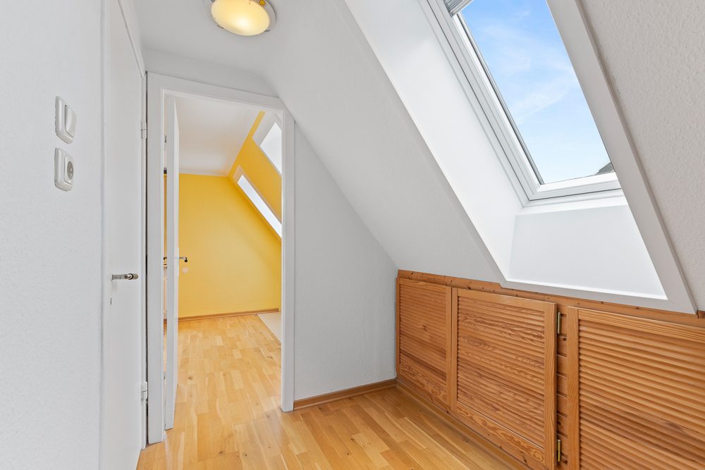 Immobilienangebot - Trittau - Alle - Doppelhaushälfte mit Carport, Energieklasse B!
Wohnfl. ca. 59 m² + ca. 39 m² wohnlich ausgebautes DG