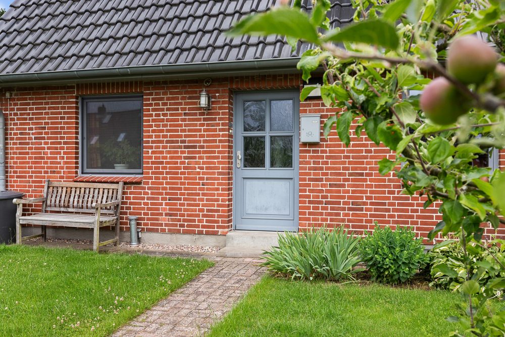 Immobilienangebot - Trittau - Alle - Doppelhaushälfte mit Carport, Energieklasse B!
Wohnfl. ca. 59 m² + ca. 39 m² wohnlich ausgebautes DG