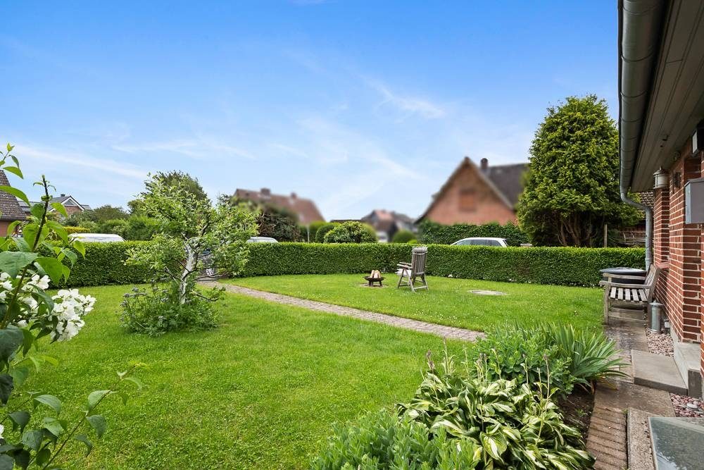 Immobilienangebot - Trittau - Alle - Doppelhaushälfte mit Carport, Energieklasse B!
Wohnfl. ca. 59 m² + ca. 39 m² wohnlich ausgebautes DG