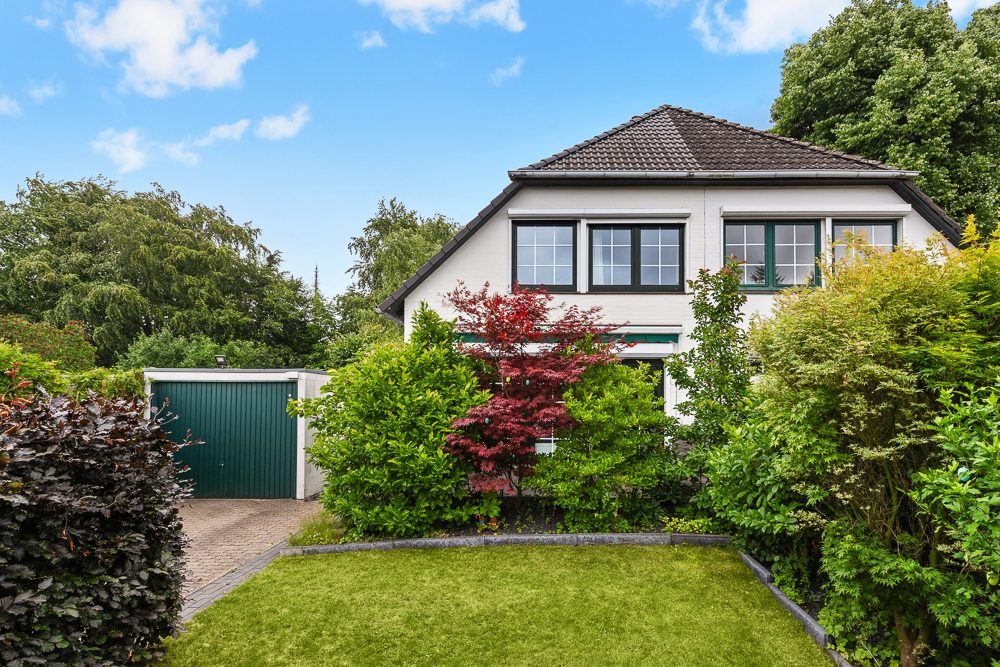 Immobilienangebot - Hamburg / Rahlstedt - Alle - Modernisierte Doppelhaushälfte mit Kamin und Wallbox in ruhiger Wohnlage von Oldenfelde / Rahlstedt