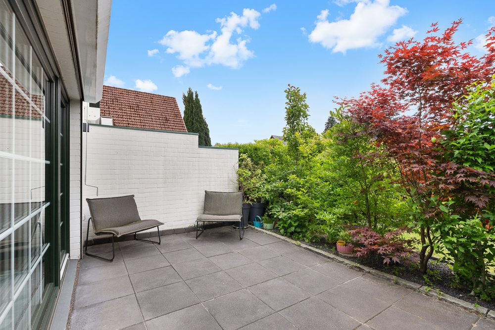 Immobilienangebot - Hamburg / Rahlstedt - Alle - Modernisierte Doppelhaushälfte mit Kamin und Wallbox in ruhiger Wohnlage von Oldenfelde / Rahlstedt