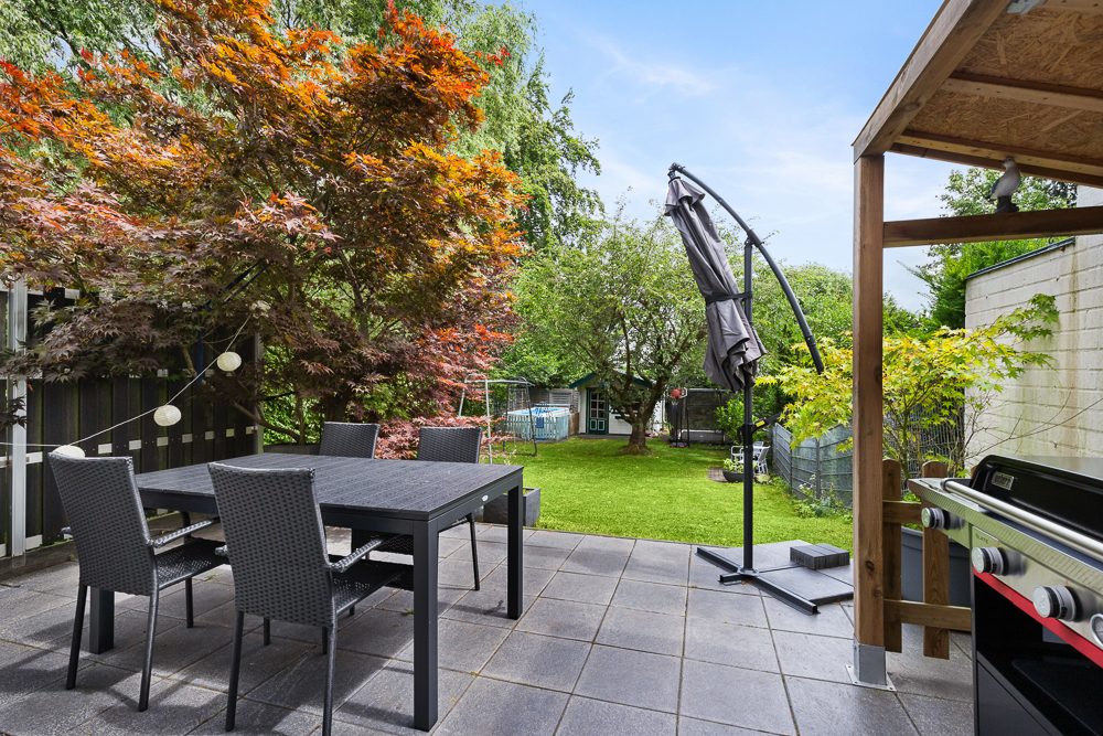 Immobilienangebot - Hamburg / Rahlstedt - Alle - Modernisierte Doppelhaushälfte mit Kamin und Wallbox in ruhiger Wohnlage von Oldenfelde / Rahlstedt
