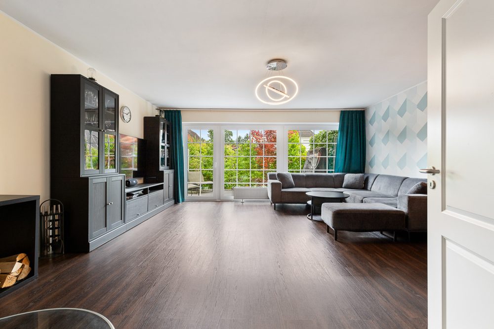 Immobilienangebot - Hamburg / Rahlstedt - Alle - Modernisierte Doppelhaushälfte mit Kamin und Wallbox in ruhiger Wohnlage von Oldenfelde / Rahlstedt