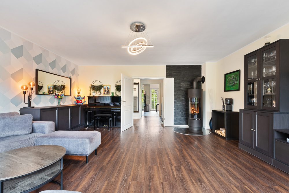 Immobilienangebot - Hamburg / Rahlstedt - Alle - Modernisierte Doppelhaushälfte mit Kamin und Wallbox in ruhiger Wohnlage von Oldenfelde / Rahlstedt