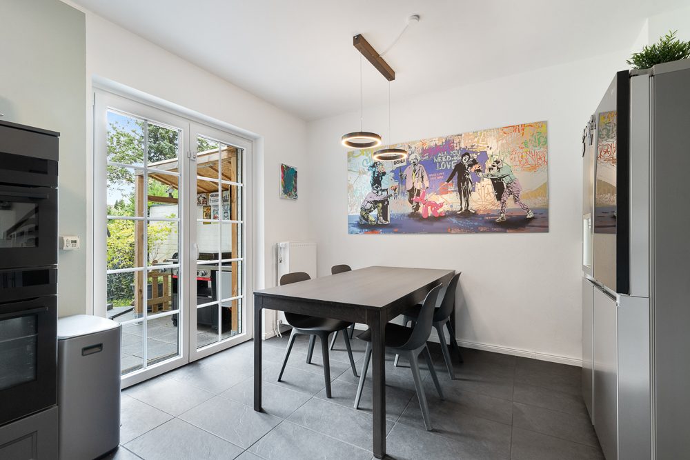 Immobilienangebot - Hamburg / Rahlstedt - Alle - Modernisierte Doppelhaushälfte mit Kamin und Wallbox in ruhiger Wohnlage von Oldenfelde / Rahlstedt