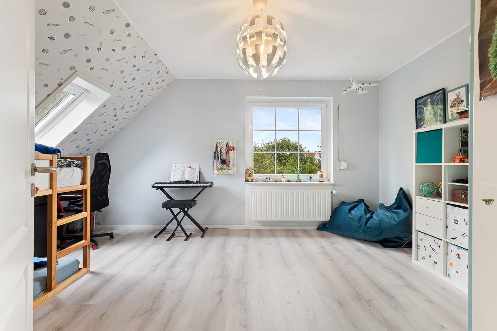 Immobilienangebot - Hamburg / Rahlstedt - Alle - Modernisierte Doppelhaushälfte mit Kamin und Wallbox in ruhiger Wohnlage von Oldenfelde / Rahlstedt