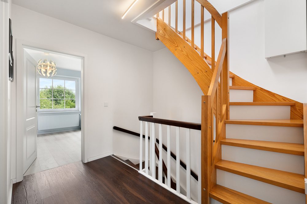 Immobilienangebot - Hamburg / Rahlstedt - Alle - Modernisierte Doppelhaushälfte mit Kamin und Wallbox in ruhiger Wohnlage von Oldenfelde / Rahlstedt
