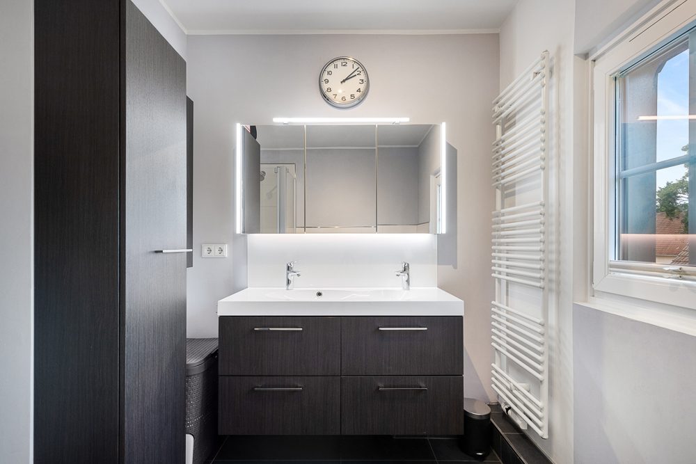 Immobilienangebot - Hamburg / Rahlstedt - Alle - Modernisierte Doppelhaushälfte mit Kamin und Wallbox in ruhiger Wohnlage von Oldenfelde / Rahlstedt