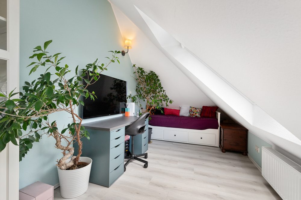 Immobilienangebot - Hamburg / Rahlstedt - Alle - Modernisierte Doppelhaushälfte mit Kamin und Wallbox in ruhiger Wohnlage von Oldenfelde / Rahlstedt