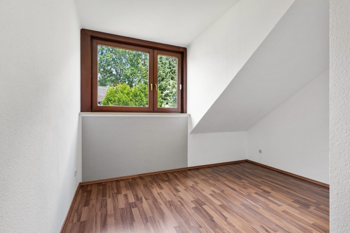 Immobilienangebot - Hamburg / Rahlstedt - Alle - Familienfreundliches Endreihenhaus mit viel Platz und sonniger Terrasse