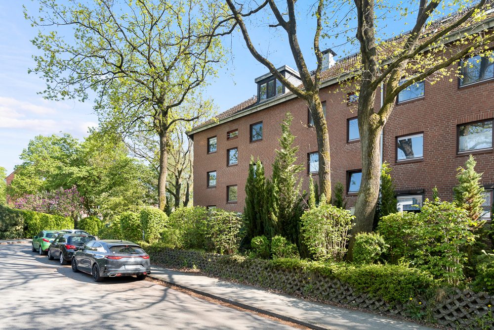 Immobilienangebot - Hamburg / Meiendorf - Alle - Großzügige 4-Zimmer-Dachgeschosswohnung und Galerie auf ca. 122 m² mit Dachterrasse & Garage