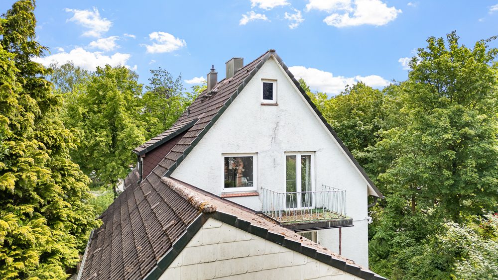 Immobilienangebot - Hamburg / Rahlstedt - Alle - ! NUR NOCH WARTELISTE ! Sanierungsobjekt: Zweifamilienhaus mit Potenzial und Nebengebäude