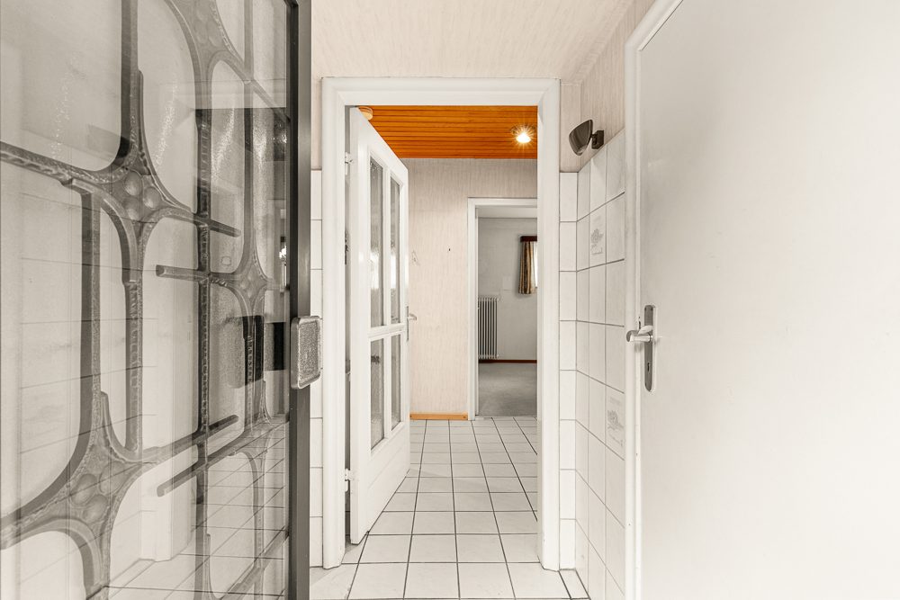 Immobilienangebot - Hamburg / Rahlstedt - Alle - ! NUR NOCH WARTELISTE ! Sanierungsobjekt: Zweifamilienhaus mit Potenzial und Nebengebäude