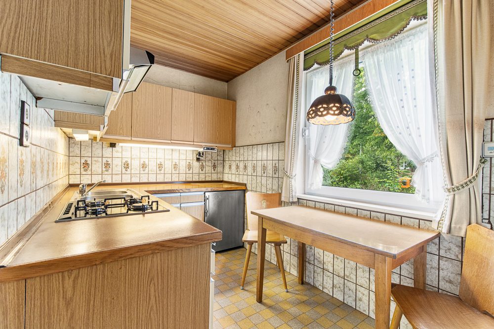 Immobilienangebot - Hamburg / Rahlstedt - Alle - ! NUR NOCH WARTELISTE ! Sanierungsobjekt: Zweifamilienhaus mit Potenzial und Nebengebäude