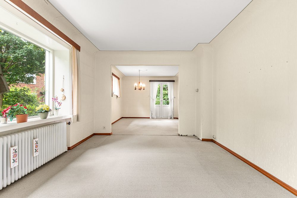 Immobilienangebot - Hamburg / Rahlstedt - Alle - ! NUR NOCH WARTELISTE ! Sanierungsobjekt: Zweifamilienhaus mit Potenzial und Nebengebäude