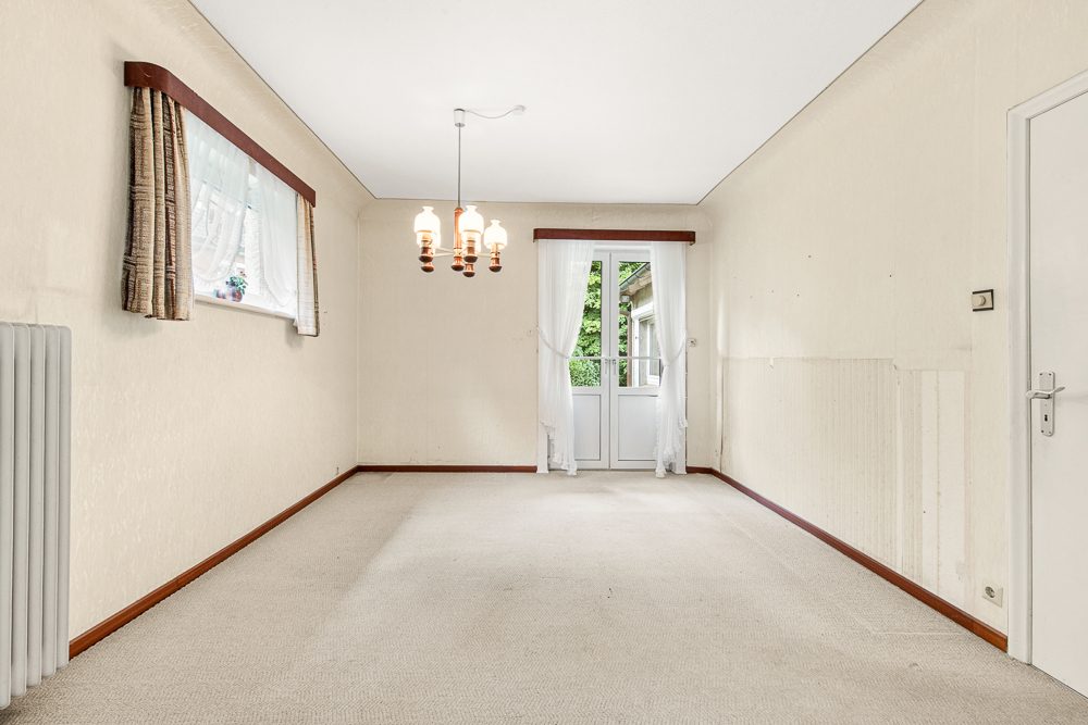 Immobilienangebot - Hamburg / Rahlstedt - Alle - ! NUR NOCH WARTELISTE ! Sanierungsobjekt: Zweifamilienhaus mit Potenzial und Nebengebäude
