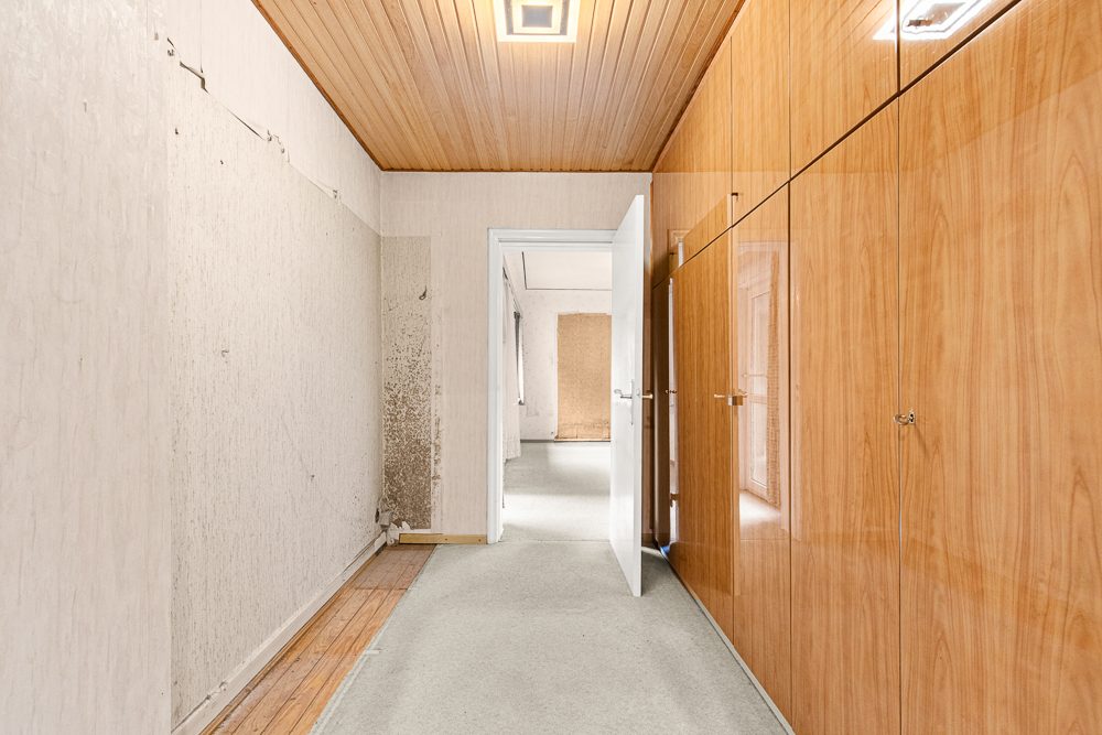 Immobilienangebot - Hamburg / Rahlstedt - Alle - ! NUR NOCH WARTELISTE ! Sanierungsobjekt: Zweifamilienhaus mit Potenzial und Nebengebäude