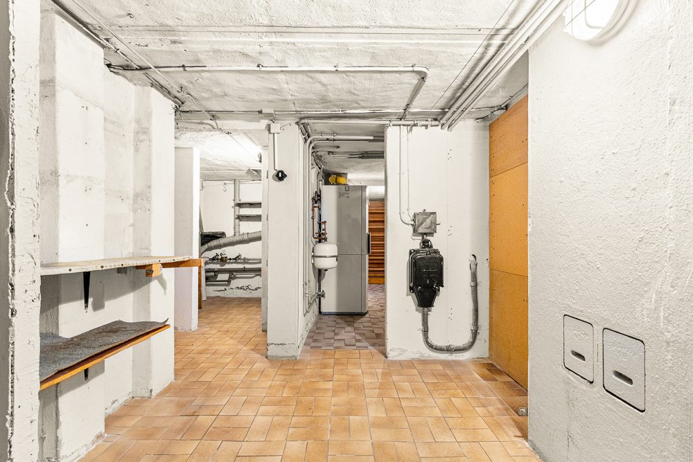 Immobilienangebot - Hamburg / Rahlstedt - Alle - ! NUR NOCH WARTELISTE ! Sanierungsobjekt: Zweifamilienhaus mit Potenzial und Nebengebäude
