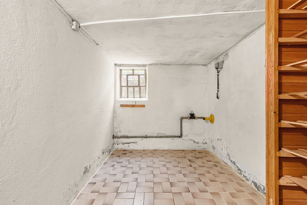 Immobilienangebot - Hamburg / Rahlstedt - Alle - ! NUR NOCH WARTELISTE ! Sanierungsobjekt: Zweifamilienhaus mit Potenzial und Nebengebäude