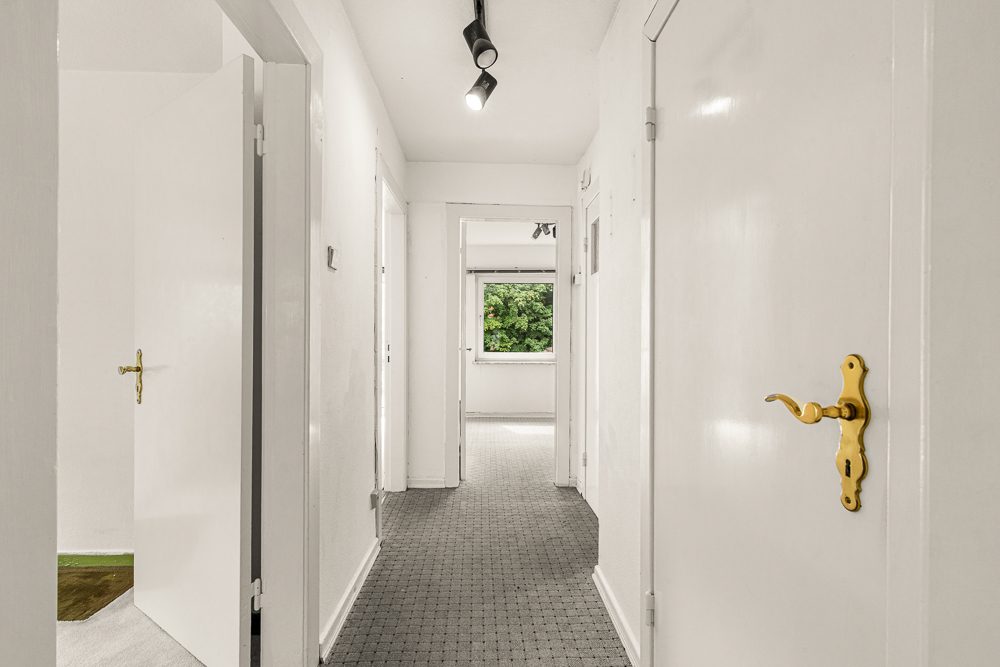 Immobilienangebot - Hamburg / Rahlstedt - Alle - ! NUR NOCH WARTELISTE ! Sanierungsobjekt: Zweifamilienhaus mit Potenzial und Nebengebäude