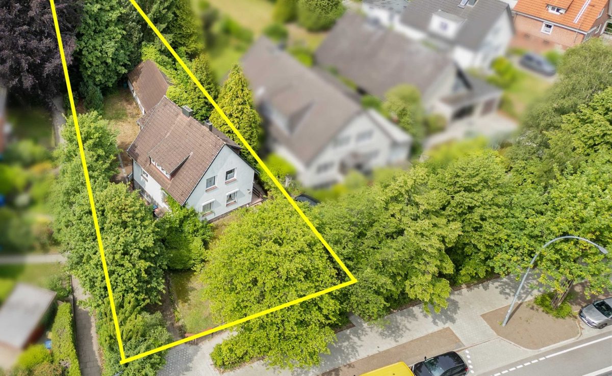 Immobilienangebot - Hamburg / Rahlstedt - Alle - ! NUR NOCH WARTELISTE ! Sanierungsobjekt: Zweifamilienhaus mit Potenzial und Nebengebäude