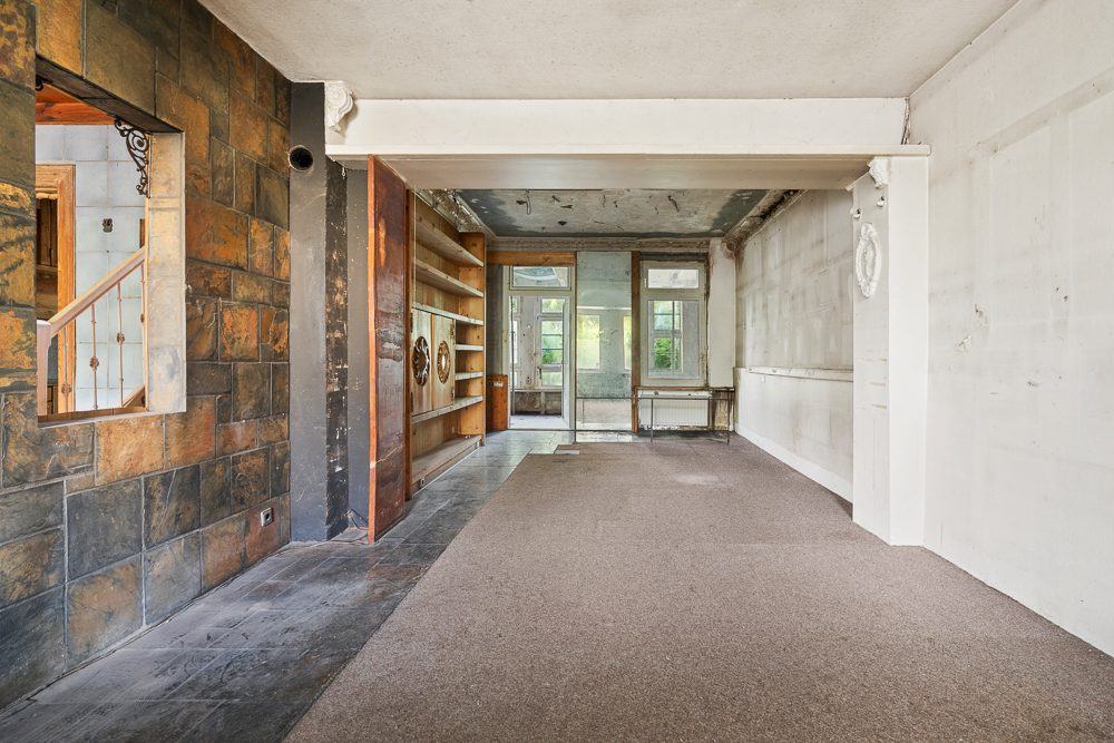 Immobilienangebot - Hamburg / Bramfeld - Alle - Sanierungsbedürftiges Zweifamilienhaus mit zwei Wohneinheiten und großem Potenzial!