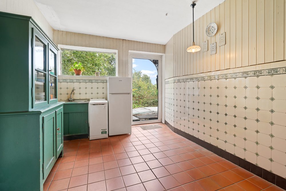 Immobilienangebot - Hamburg / Bramfeld - Alle - Sanierungsbedürftiges Zweifamilienhaus mit zwei Wohneinheiten und großem Potenzial!