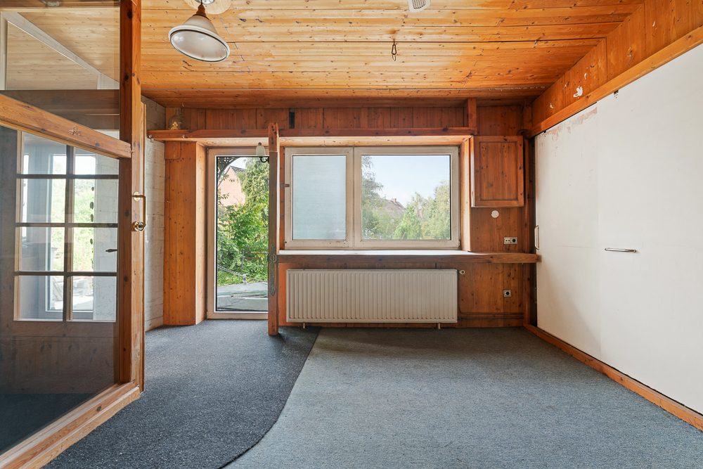 Immobilienangebot - Hamburg / Bramfeld - Alle - Sanierungsbedürftiges Zweifamilienhaus mit zwei Wohneinheiten und großem Potenzial!