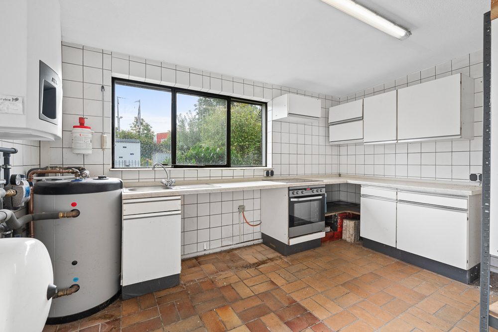 Immobilienangebot - Hamburg / Neuland - Alle - Charaktervolle Doppelhaushälfte mit Traumgarten, Pool und Garage in Harburg
