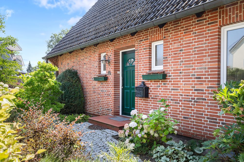Immobilienangebot - Lauenburg - Alle - Ihr neues Zuhause nahe der Elbe – renoviertes Einfamilienhaus in guter Lage mit Schifferstadt-Charme