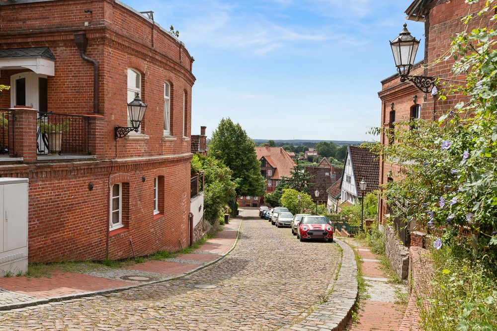 Immobilienangebot - Lauenburg - Alle - Ihr neues Zuhause nahe der Elbe – renoviertes Einfamilienhaus in guter Lage mit Schifferstadt-Charme