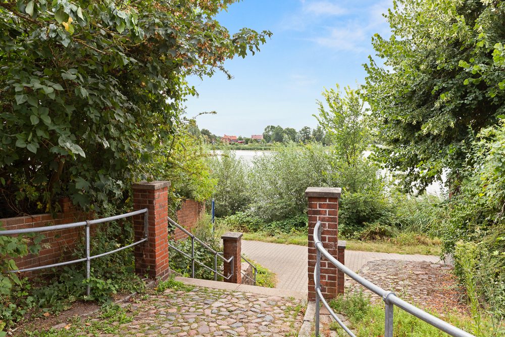 Immobilienangebot - Lauenburg - Alle - Ihr neues Zuhause nahe der Elbe – renoviertes Einfamilienhaus in guter Lage mit Schifferstadt-Charme