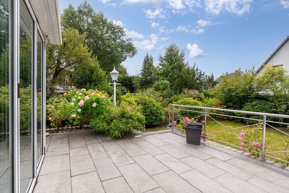 Immobilienangebot - Hamburg / Rahlstedt - Alle - Charaktervolles Einfamilienhaus mit Wintergarten & vielseitigem Souterrain mit viel Platz für die Familie