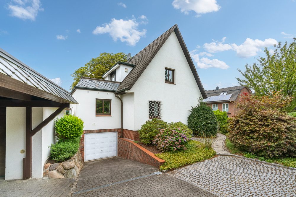 Immobilienangebot - Hamburg / Rahlstedt - Alle - Charaktervolles Einfamilienhaus mit Wintergarten & vielseitigem Souterrain mit viel Platz für die Familie