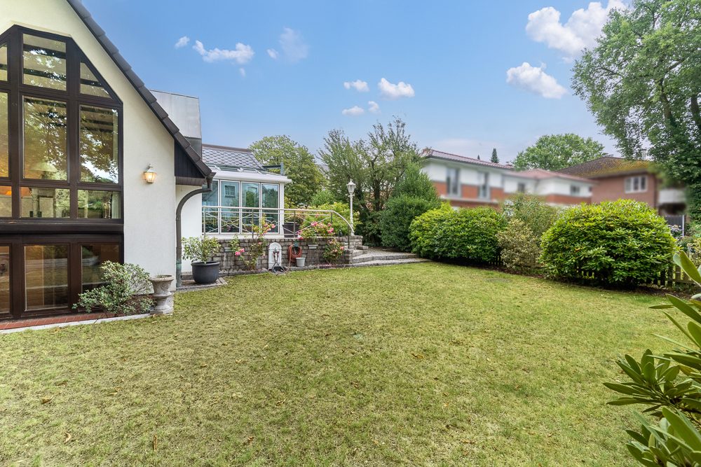 Immobilienangebot - Hamburg / Rahlstedt - Alle - Charaktervolles Einfamilienhaus mit Wintergarten & vielseitigem Souterrain mit viel Platz für die Familie